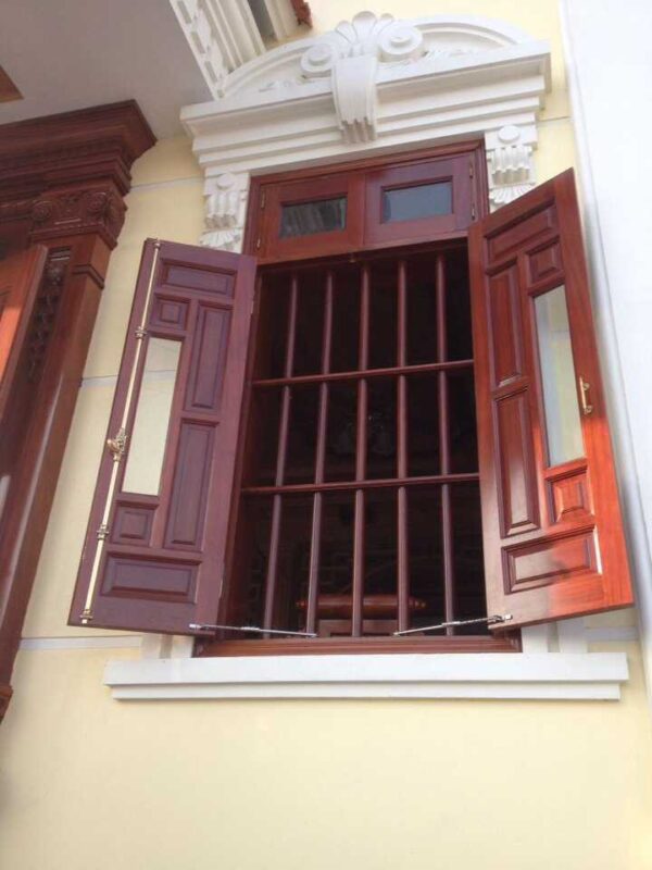 Cửa sổ hiện đại sang trọng 2 cánh gỗ tự nhiên
