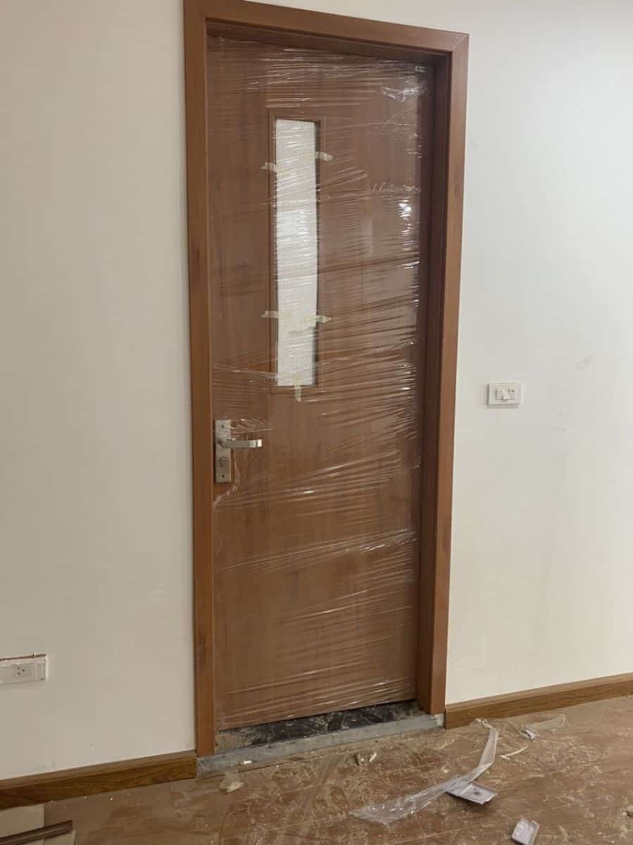 Cửa gỗ nhà vệ sinh sang trọng hiện đại