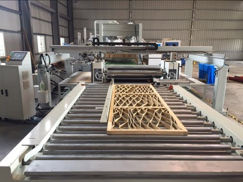 Máy CNC hiện đại gia công cửa gỗ
