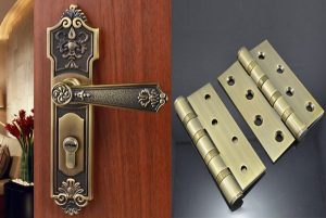 chọn bản lề cửa gỗ